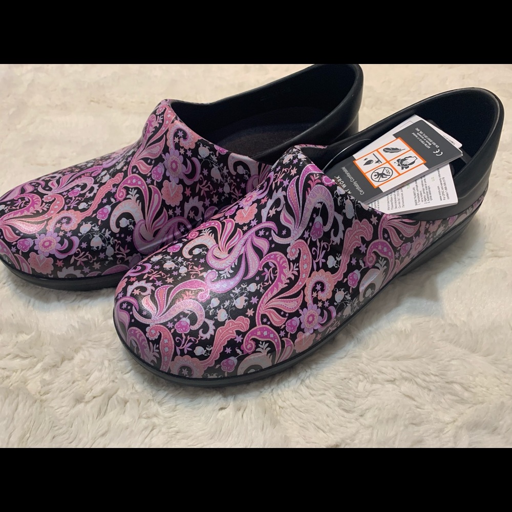 Neria Pro II Graphic Clog